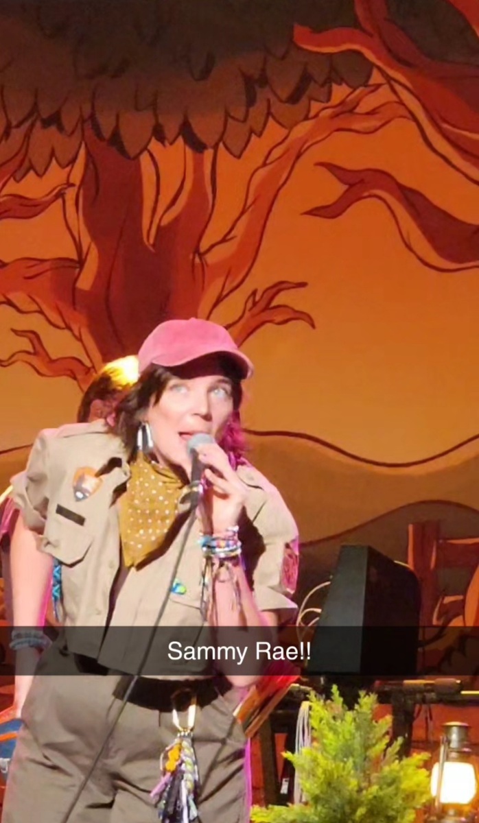Sammy Rae and The Friends live on tour